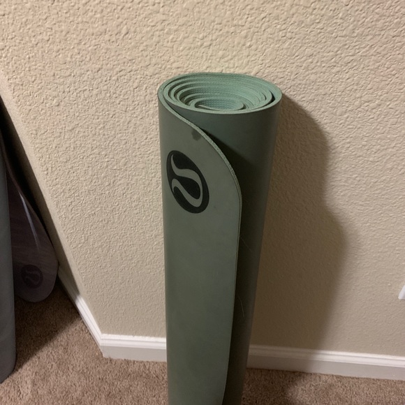 lululemon athletica Other - Lululemon reversible mat - 5mm